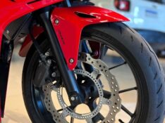HONDA MOTOS CBR 500 R 2018/2018 JM AUTOMÓVEIS VENÂNCIO AIRES / Carros no Vale