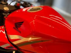 HONDA MOTOS CBR 500 R 2018/2018 JM AUTOMÓVEIS VENÂNCIO AIRES / Carros no Vale