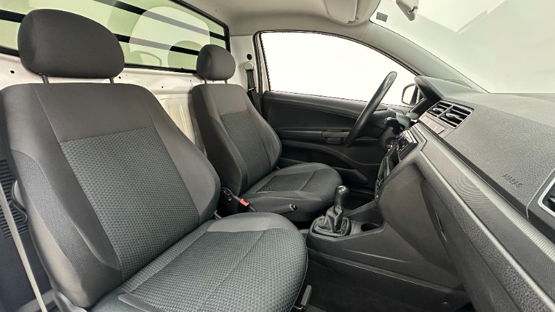 VOLKSWAGEN SAVEIRO 1.6 ROBUST CS 8V 2022/2023 MAIS FÁCIL VEÍCULOS SANTA CRUZ DO SUL / Carros no Vale