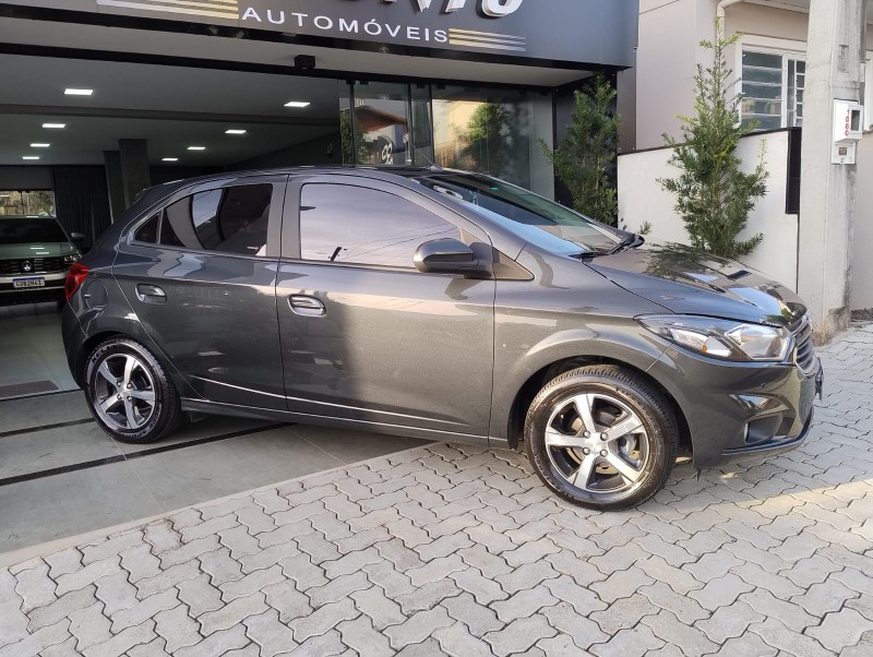 CHEVROLET ONIX 1.4 LTZ AUT. /2017 DE CONTO AUTOMÓVEIS SARANDI / Carros no Vale