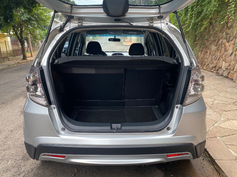 HONDA FIT TWIST 1.5 2013/2014 ESTAÇÃO DO CARRO ESTRELA / Carros no Vale