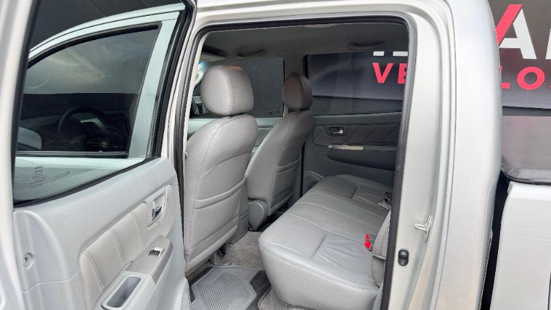 TOYOTA HILUX SRV 4X4 CABINE DUPLA 3.0 TURBO INTERCOOLER 16V /2011 IDEAL VEÍCULOS LAJEADO / Carros no Vale