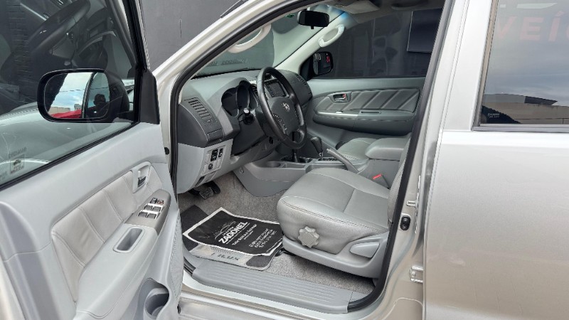 TOYOTA HILUX SRV 4X4 CABINE DUPLA 3.0 TURBO INTERCOOLER 16V /2011 IDEAL VEÍCULOS LAJEADO / Carros no Vale