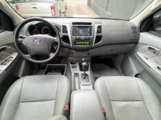 TOYOTA HILUX SRV 4X4 CABINE DUPLA 3.0 TURBO INTERCOOLER 16V /2011 IDEAL VEÍCULOS LAJEADO / Carros no Vale