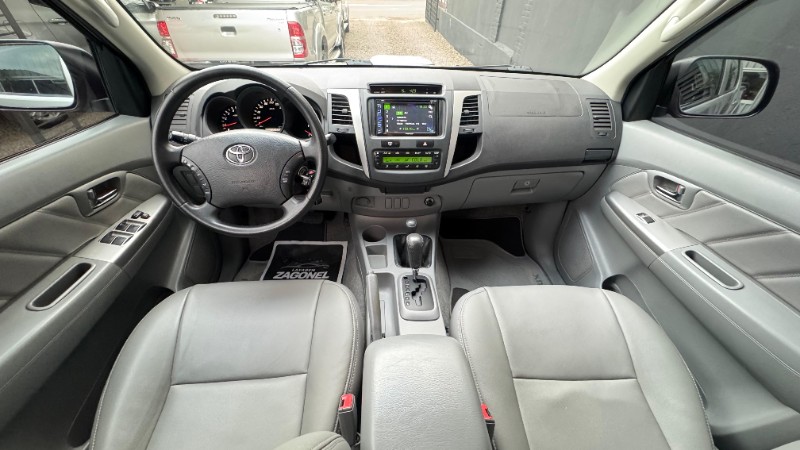 TOYOTA HILUX SRV 4X4 CABINE DUPLA 3.0 TURBO INTERCOOLER 16V /2011 IDEAL VEÍCULOS LAJEADO / Carros no Vale