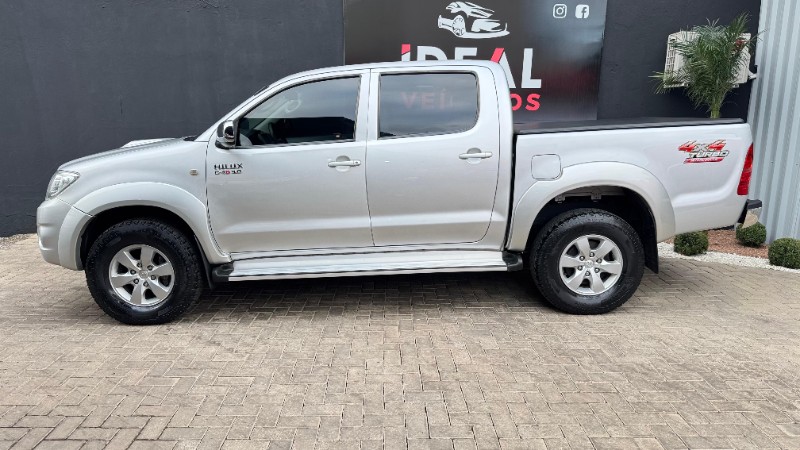 TOYOTA HILUX SRV 4X4 CABINE DUPLA 3.0 TURBO INTERCOOLER 16V /2011 IDEAL VEÍCULOS LAJEADO / Carros no Vale