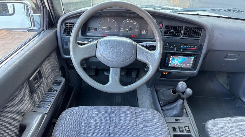 TOYOTA HILUX SW4 2.8 /1995 IDEAL VEÍCULOS LAJEADO / Carros no Vale
