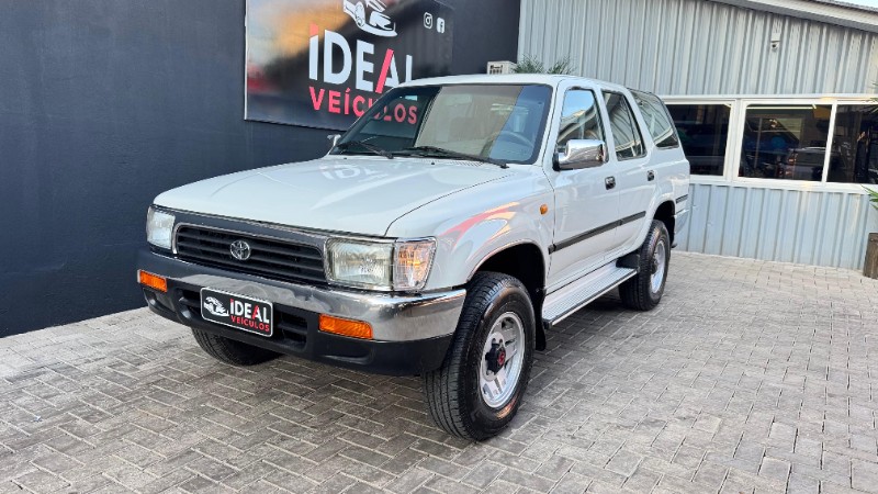 TOYOTA HILUX SW4 2.8 /1995 IDEAL VEÍCULOS LAJEADO / Carros no Vale