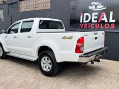 TOYOTA HILUX 2.7 SRV CD 4X4 /2014 IDEAL VEÍCULOS LAJEADO / Carros no Vale