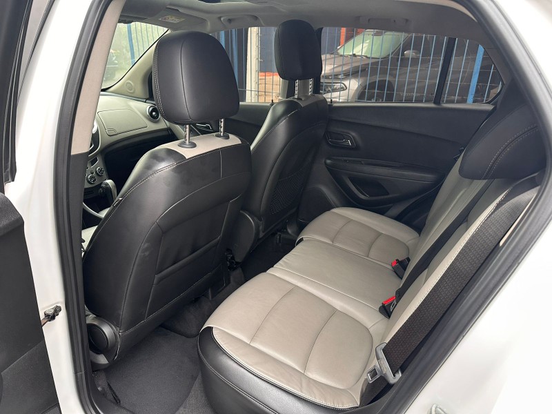CHEVROLET TRACKER LTZ 1.8 ECOTEC 2014/2014 MENEGHINI VEÍCULOS ARROIO DO MEIO / Carros no Vale