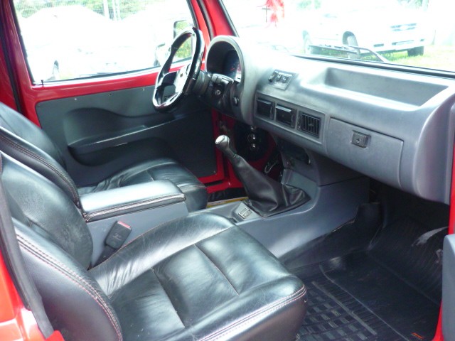 TROLLER RF-SPORT 2.0MI 2000/2000 PREMIUM AUTOMÓVEIS ARROIO DO MEIO / Carros no Vale