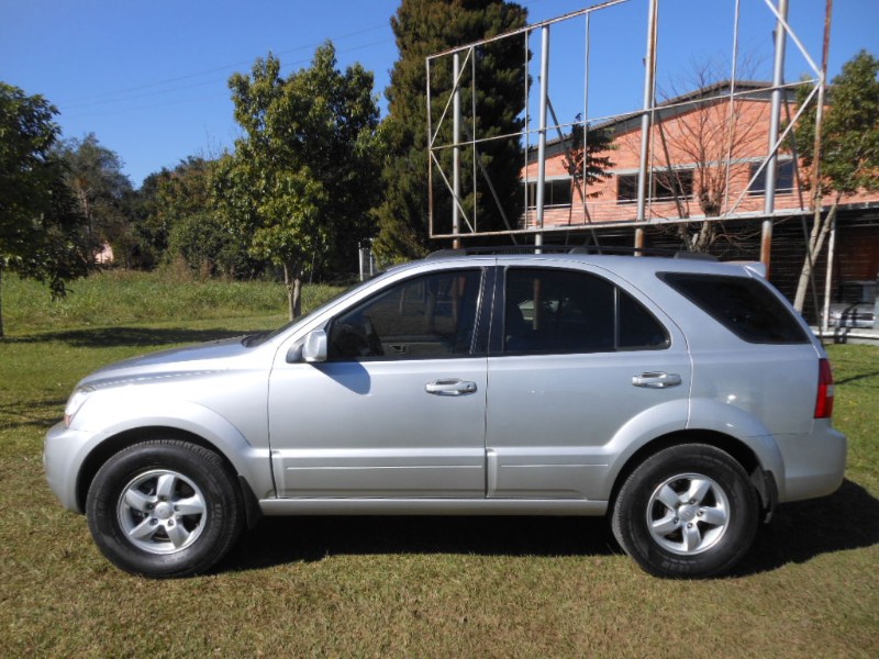 KIA SORENTO 2.5 EX 4X4 16V TURBO INTERCOOLER DIESEL 4P AUTOMÁTICO 2007/2008 PREMIUM AUTOMÓVEIS ARROIO DO MEIO / Carros no Vale