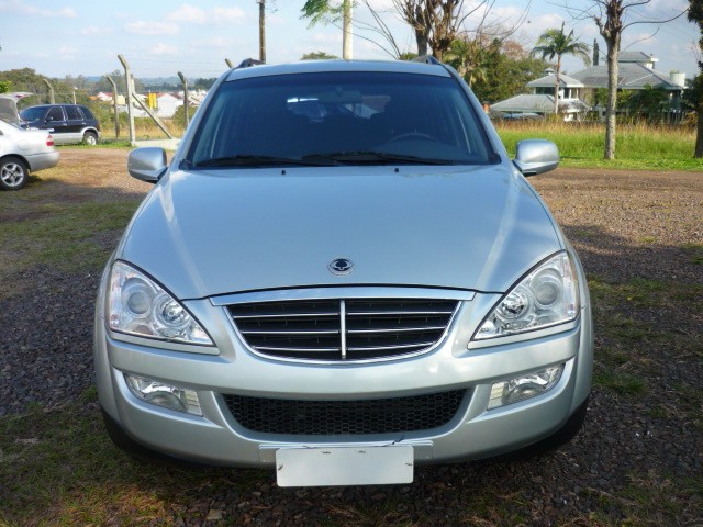 SSANGYONG KIRON M200 XDI 2010/2010 PREMIUM AUTOMÓVEIS ARROIO DO MEIO / Carros no Vale