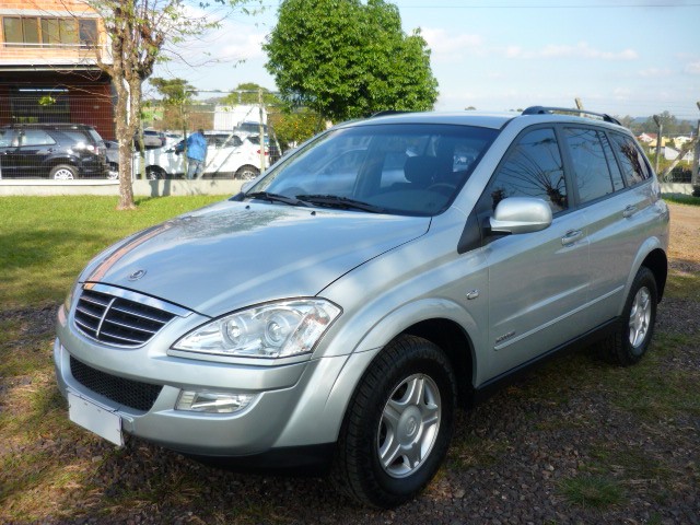 SSANGYONG KIRON M200 XDI 2010/2010 PREMIUM AUTOMÓVEIS ARROIO DO MEIO / Carros no Vale