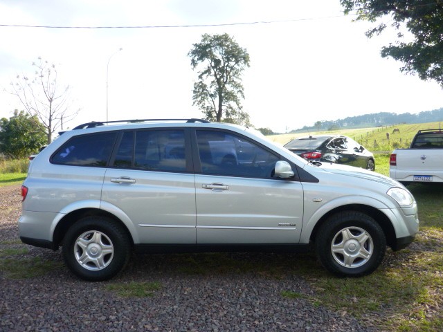 SSANGYONG KIRON M200 XDI 2010/2010 PREMIUM AUTOMÓVEIS ARROIO DO MEIO / Carros no Vale
