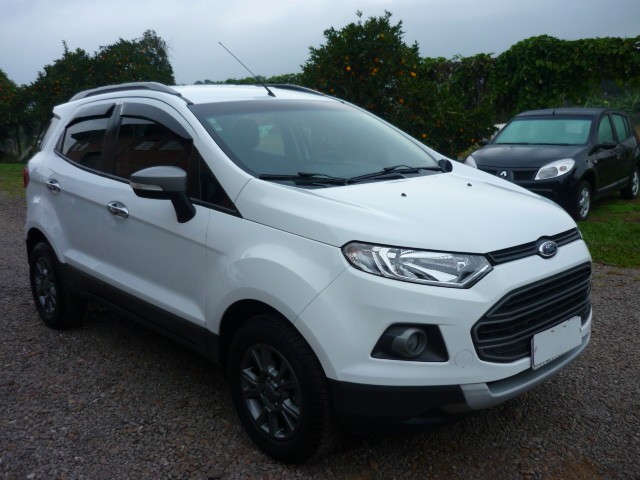 FORD ECOSPORT 1.6 FREESTYLE 2014/2015 PREMIUM AUTOMÓVEIS ARROIO DO MEIO / Carros no Vale
