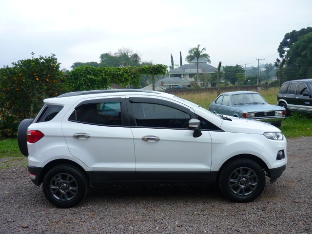 FORD ECOSPORT 1.6 FREESTYLE 2014/2015 PREMIUM AUTOMÓVEIS ARROIO DO MEIO / Carros no Vale