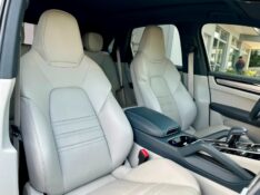 PORSCHE CAYENNE 3.0 V6 E-HYBRID PLATINUM EDITION AWD TIPTRONIC S 2022/2023 SÉTIMA VEÍCULOS GUAPORÉ / Carros no Vale