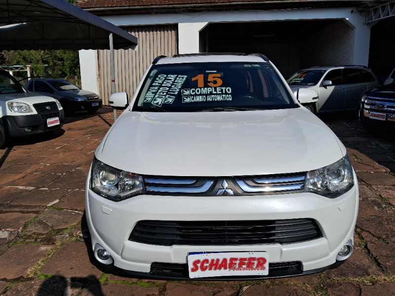 MITSUBISHI OUTLANDER 3.0 GT 4X4 V6 24V 2014/2015 SCHAEFER AUTOMÓVEIS TEUTÔNIA / Carros no Vale