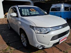 MITSUBISHI OUTLANDER 3.0 GT 4X4 V6 24V 2014/2015 SCHAEFER AUTOMÓVEIS TEUTÔNIA / Carros no Vale