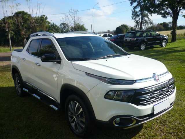 FIAT TORO 2.0 16V TURBO VOLCANO 4WD AT9 2019/2019 PREMIUM AUTOMÓVEIS ARROIO DO MEIO / Carros no Vale