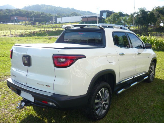 FIAT TORO 2.0 16V TURBO VOLCANO 4WD AT9 2019/2019 PREMIUM AUTOMÓVEIS ARROIO DO MEIO / Carros no Vale