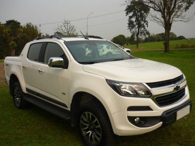 CHEVROLET S10 2.8 CTDI CD HIGH COUNTRY 4WD (AUT) 2017/2018 PREMIUM AUTOMÓVEIS ARROIO DO MEIO / Carros no Vale