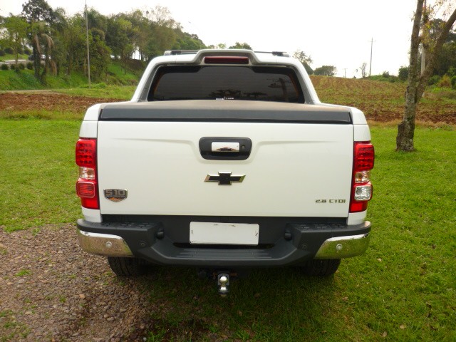 CHEVROLET S10 2.8 CTDI CD HIGH COUNTRY 4WD (AUT) 2017/2018 PREMIUM AUTOMÓVEIS ARROIO DO MEIO / Carros no Vale