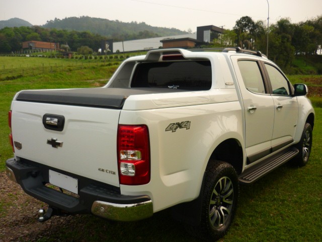 CHEVROLET S10 2.8 CTDI CD HIGH COUNTRY 4WD (AUT) 2017/2018 PREMIUM AUTOMÓVEIS ARROIO DO MEIO / Carros no Vale