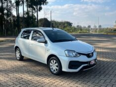 TOYOTA ETIOS 1.3 X / COMPLETO / SEG DONO 2018/2018 NEURI VEÍCULOS LAJEADO / Carros no Vale