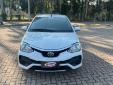 TOYOTA ETIOS 1.3 X / COMPLETO / SEG DONO 2018/2018 NEURI VEÍCULOS LAJEADO / Carros no Vale