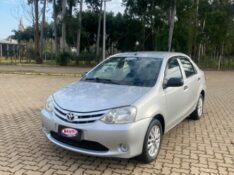 TOYOTA ETIOS 1.5 X SEDAN 16V FLEX 4P MANUAL 2013/2013 NEURI VEÍCULOS LAJEADO / Carros no Vale