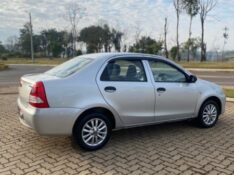 TOYOTA ETIOS 1.5 X SEDAN 16V FLEX 4P MANUAL 2013/2013 NEURI VEÍCULOS LAJEADO / Carros no Vale