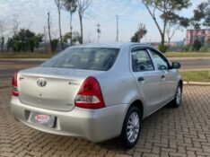 TOYOTA ETIOS 1.5 X SEDAN 16V FLEX 4P MANUAL 2013/2013 NEURI VEÍCULOS LAJEADO / Carros no Vale