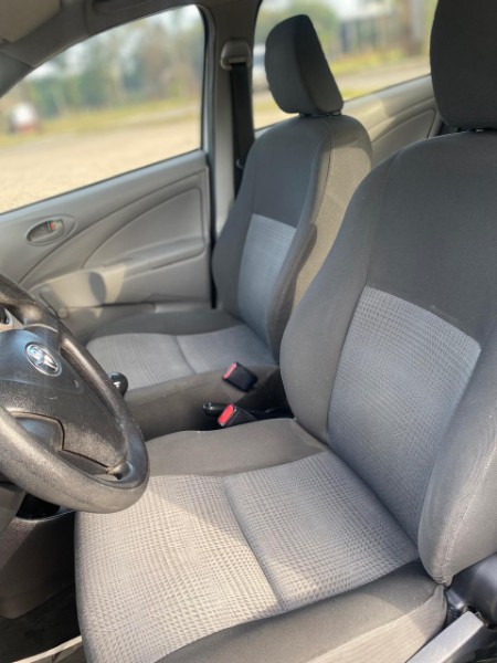 TOYOTA ETIOS 1.5 X SEDAN 16V FLEX 4P MANUAL 2013/2013 NEURI VEÍCULOS LAJEADO / Carros no Vale