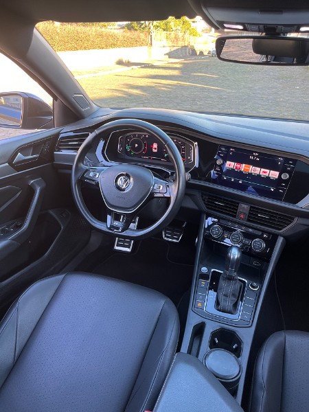VOLKSWAGEN JETTA 1.4 R-LINE 250 16V TSI FLEX 4P AUTOMÁTICO 2019/2019 BOSCO AUTOMÓVEIS GUAPORÉ / Carros no Vale
