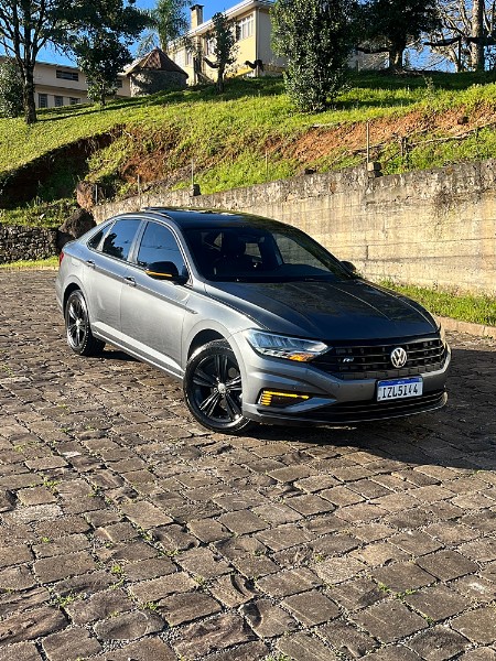 VOLKSWAGEN JETTA 1.4 R-LINE 250 16V TSI FLEX 4P AUTOMÁTICO 2019/2019 BOSCO AUTOMÓVEIS GUAPORÉ / Carros no Vale