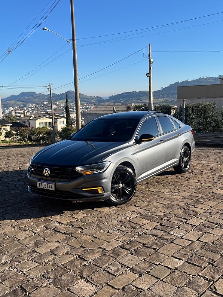 VOLKSWAGEN JETTA 1.4 R-LINE 250 16V TSI FLEX 4P AUTOMÁTICO 2019/2019 BOSCO AUTOMÓVEIS GUAPORÉ / Carros no Vale