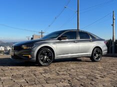 VOLKSWAGEN JETTA 1.4 R-LINE 250 16V TSI FLEX 4P AUTOMÁTICO 2019/2019 BOSCO AUTOMÓVEIS GUAPORÉ / Carros no Vale