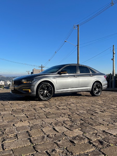VOLKSWAGEN JETTA 1.4 R-LINE 250 16V TSI FLEX 4P AUTOMÁTICO 2019/2019 BOSCO AUTOMÓVEIS GUAPORÉ / Carros no Vale