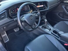 VOLKSWAGEN JETTA 1.4 R-LINE 250 16V TSI FLEX 4P AUTOMÁTICO 2019/2019 BOSCO AUTOMÓVEIS GUAPORÉ / Carros no Vale