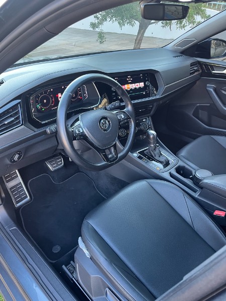 VOLKSWAGEN JETTA 1.4 R-LINE 250 16V TSI FLEX 4P AUTOMÁTICO 2019/2019 BOSCO AUTOMÓVEIS GUAPORÉ / Carros no Vale