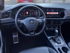 VOLKSWAGEN JETTA 1.4 R-LINE 250 16V TSI FLEX 4P AUTOMÁTICO 2019/2019 BOSCO AUTOMÓVEIS GUAPORÉ / Carros no Vale