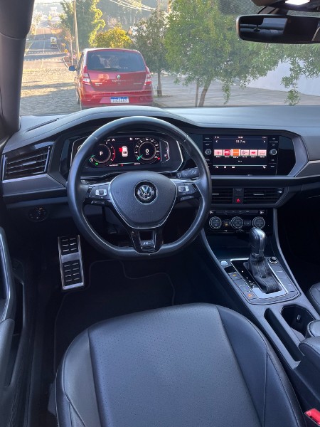 VOLKSWAGEN JETTA 1.4 R-LINE 250 16V TSI FLEX 4P AUTOMÁTICO 2019/2019 BOSCO AUTOMÓVEIS GUAPORÉ / Carros no Vale