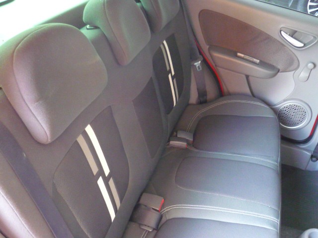 FIAT PALIO 1.6 MPI ESSENCE 16V AUTOMATIZADO 2014/2014 PREMIUM AUTOMÓVEIS ARROIO DO MEIO / Carros no Vale
