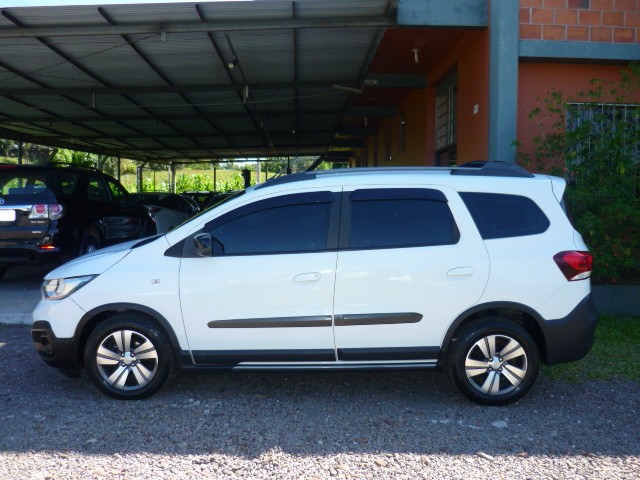 CHEVROLET SPIN 1.8 ACTIV 8V FLEX 4P AUTOMÁTICO 2019/2019 PREMIUM AUTOMÓVEIS ARROIO DO MEIO / Carros no Vale