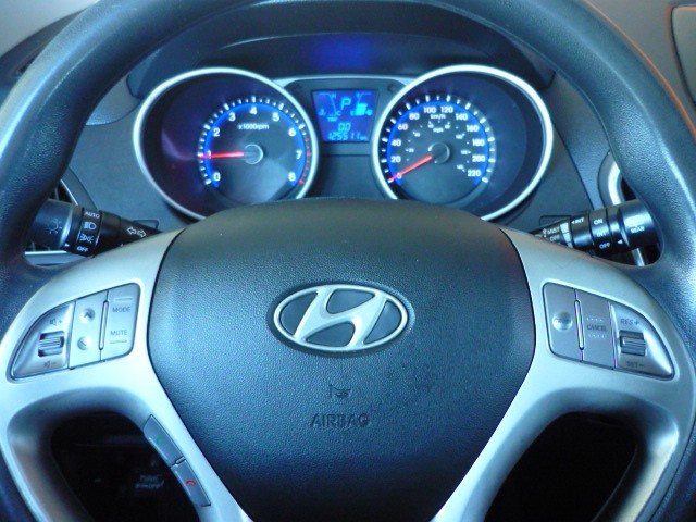 HYUNDAI IX35 2.0 16V 2WD FLEX AUT. 2013/2014 PREMIUM AUTOMÓVEIS ARROIO DO MEIO / Carros no Vale