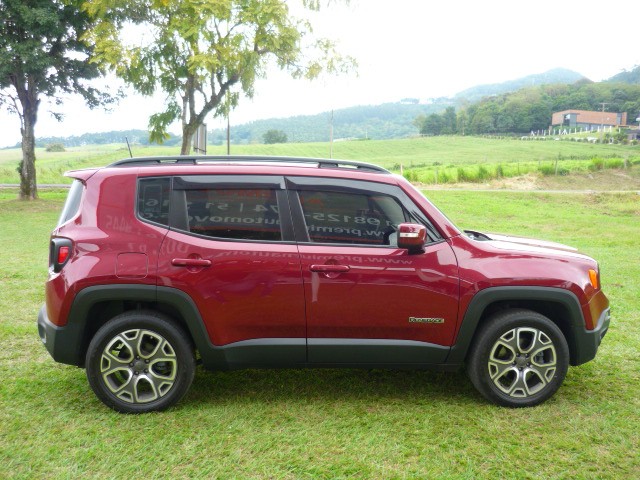 JEEP RENEGADE 2.0 16V TURBO DIESEL LONGITUDE 4P 4X4 AUTOMÁTICO 2017/2018 PREMIUM AUTOMÓVEIS ARROIO DO MEIO / Carros no Vale