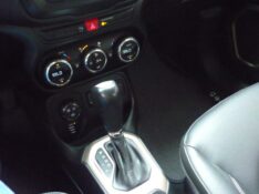 JEEP RENEGADE 2.0 16V TURBO DIESEL LONGITUDE 4P 4X4 AUTOMÁTICO 2017/2018 PREMIUM AUTOMÓVEIS ARROIO DO MEIO / Carros no Vale