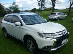 MITSUBISHI OUTLANDER 3.0 GT 4X4 V6 24V GASOLINA 4P AUTOMÁTICO 2016/2017 PREMIUM AUTOMÓVEIS ARROIO DO MEIO / Carros no Vale